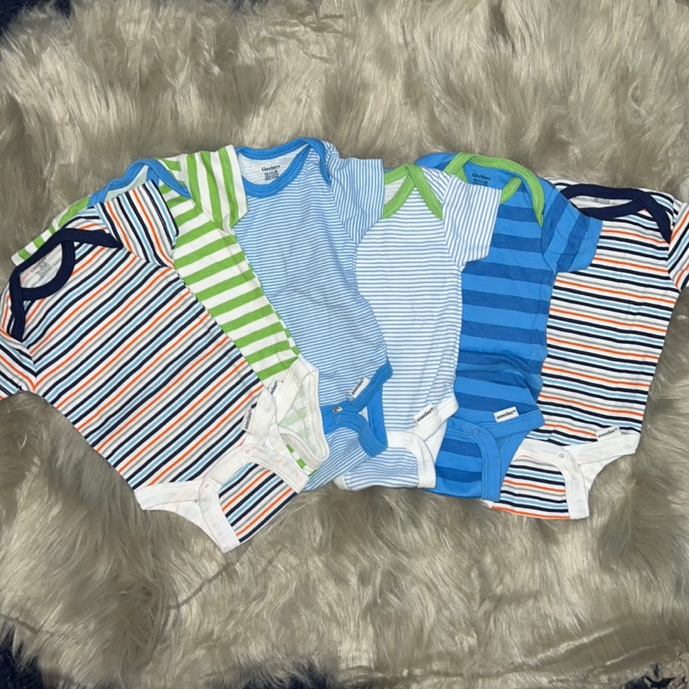 6 Striped Short Sleeve Onesie Set